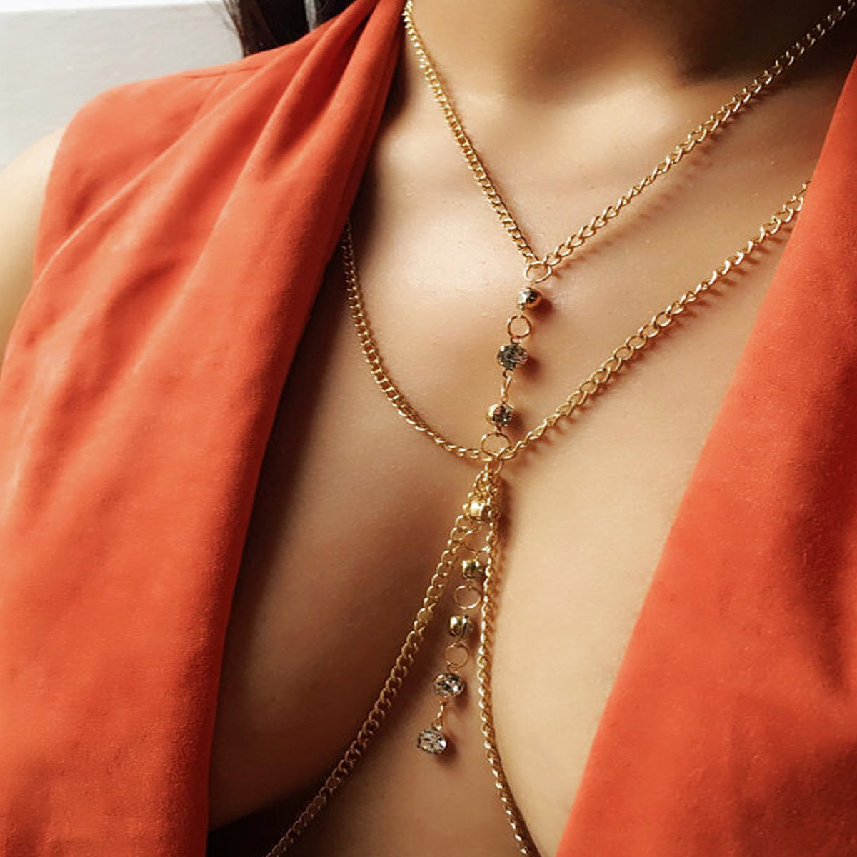 Round Crystal Chest Chain Low  - Body Jewelry Harness のレビューと価格