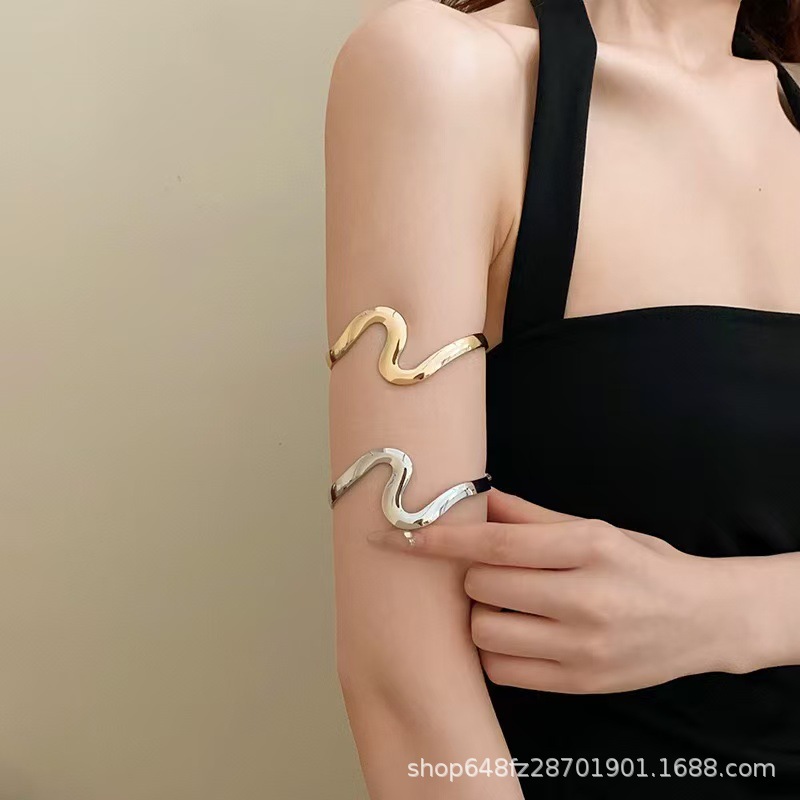 Metal wave shape bracelet arm  - Body Jewelry Rings のレビューと価格
